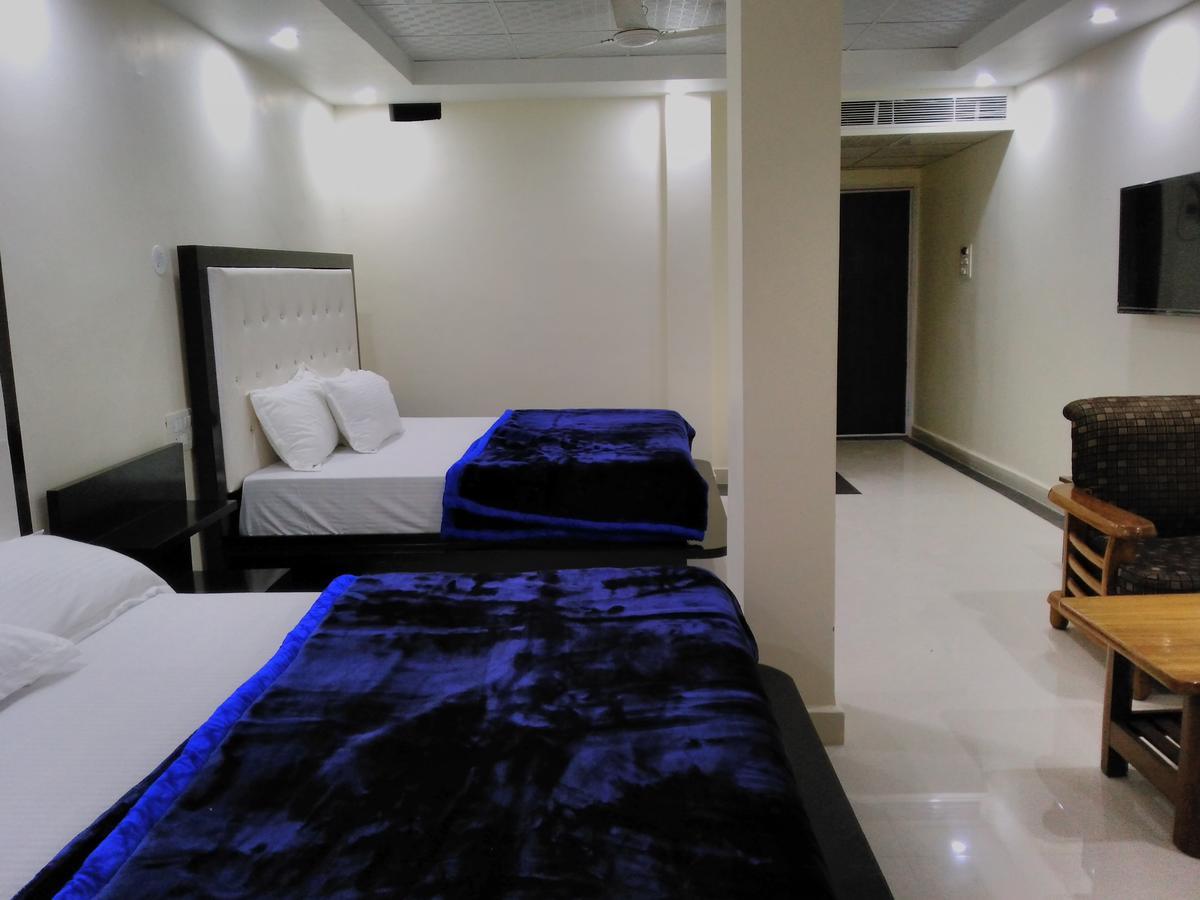 Hotel Platinum Plaza Rohtak Exterior foto