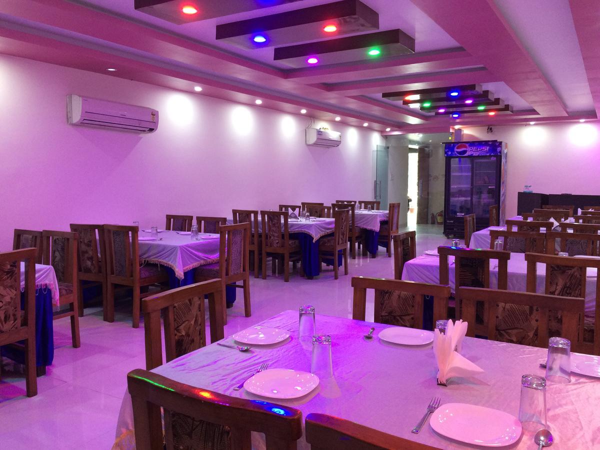Hotel Platinum Plaza Rohtak Exterior foto