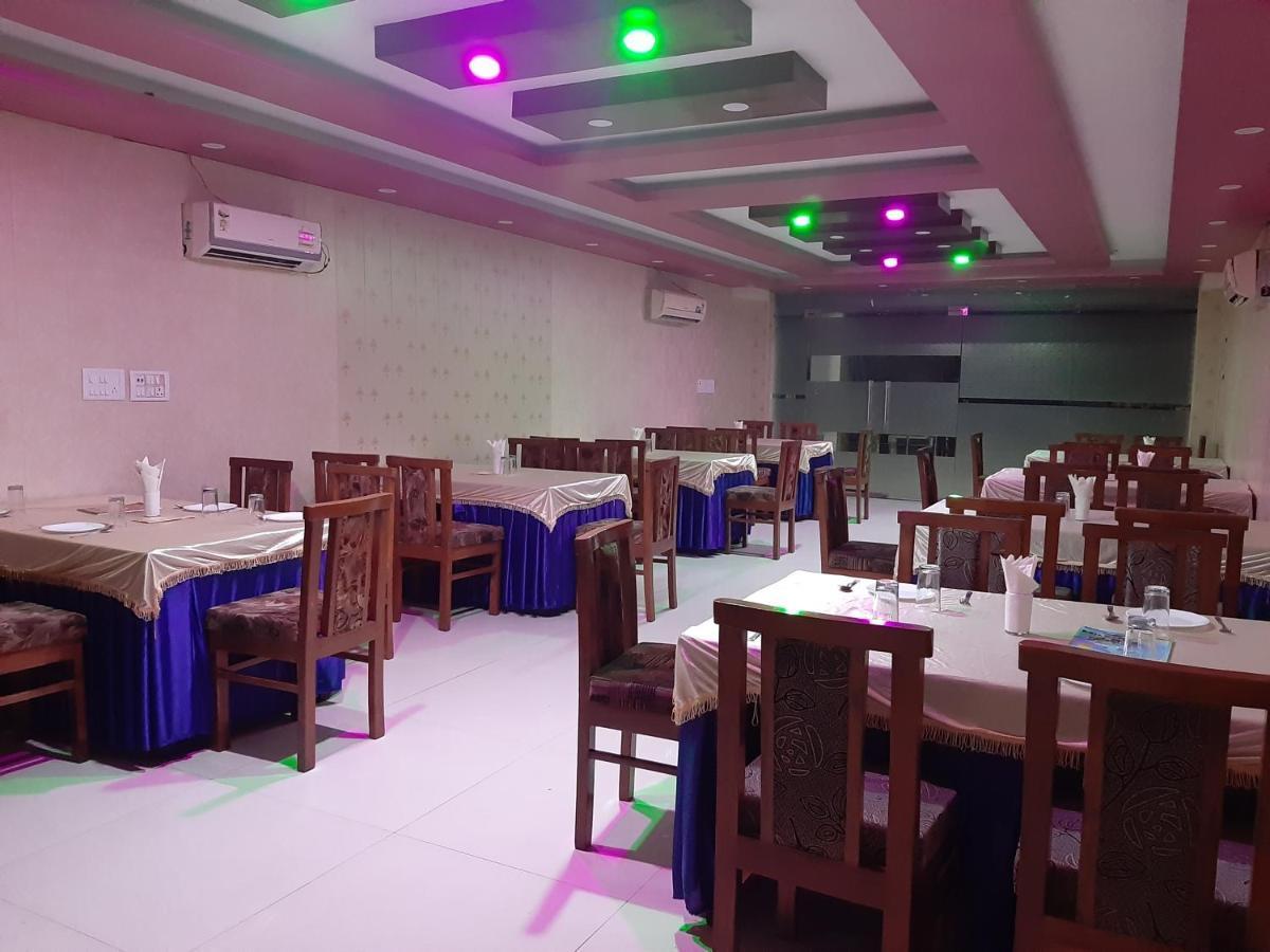 Hotel Platinum Plaza Rohtak Exterior foto